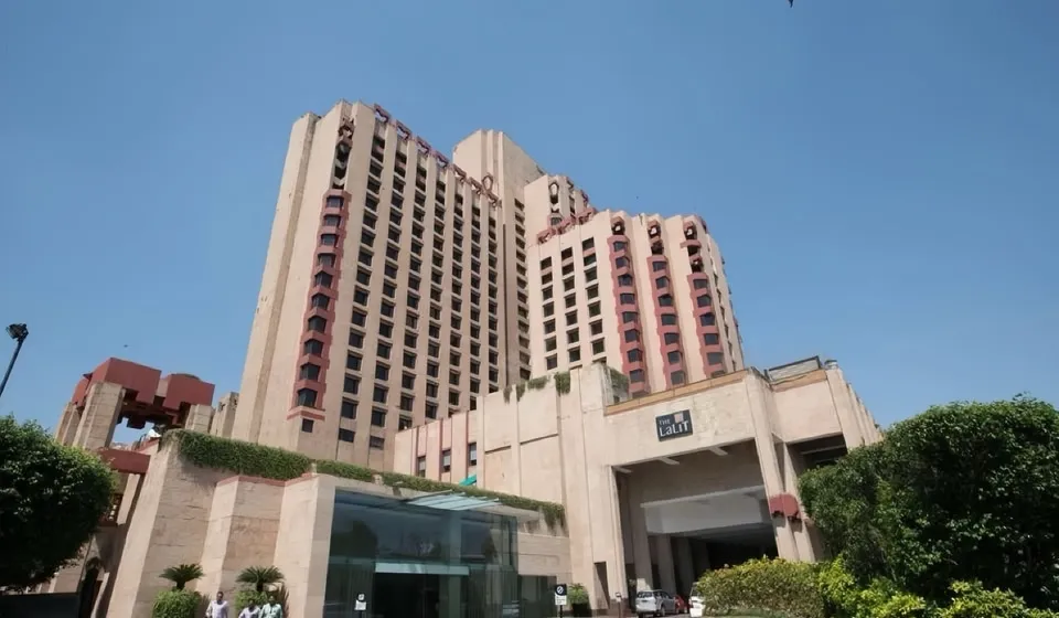 Hotel Escorts Centaur New Delhi COD